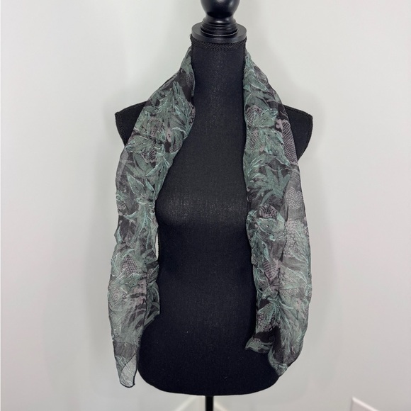 Sheer Black and Green Short Scarf - Picture 2 of 4